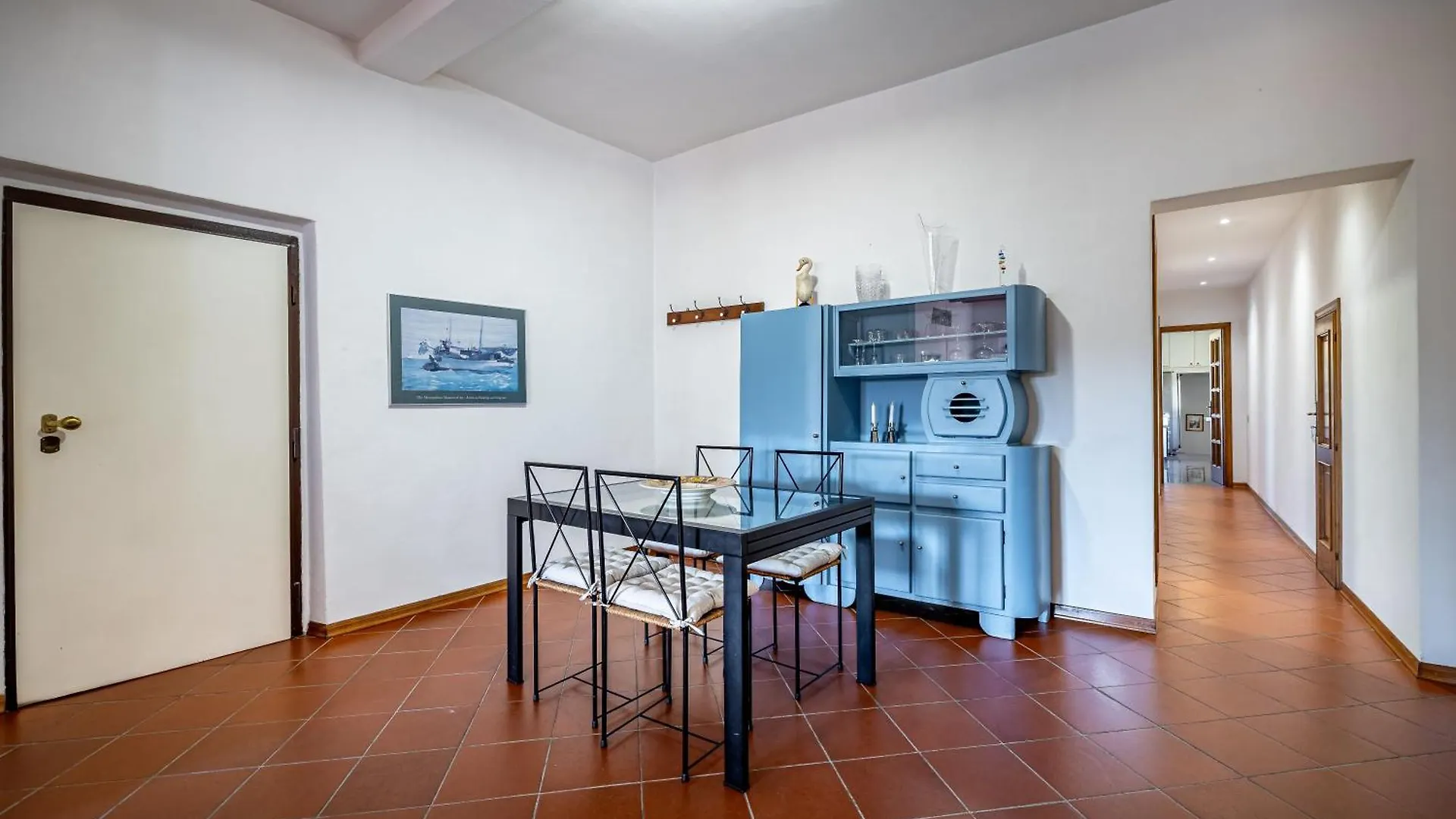 Yd Stylish City Living With Room To Breathe Florence